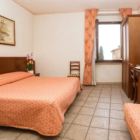 San Pietro Hotel 3*